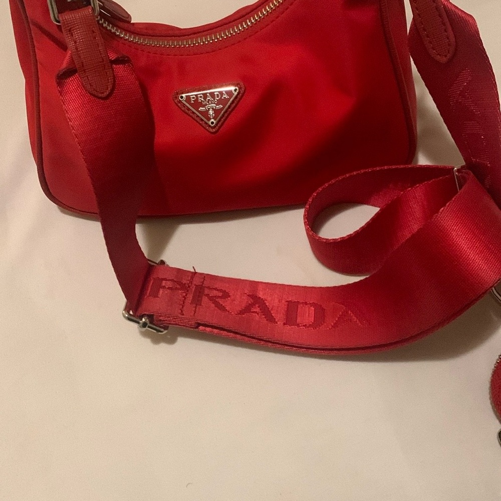 Prada Red Crossbody Bag Vibrant Leather Design - Picture 2 of 2
